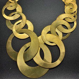 BRUSHED GOLD INTERLOCKED CIRCLES NECKLACE